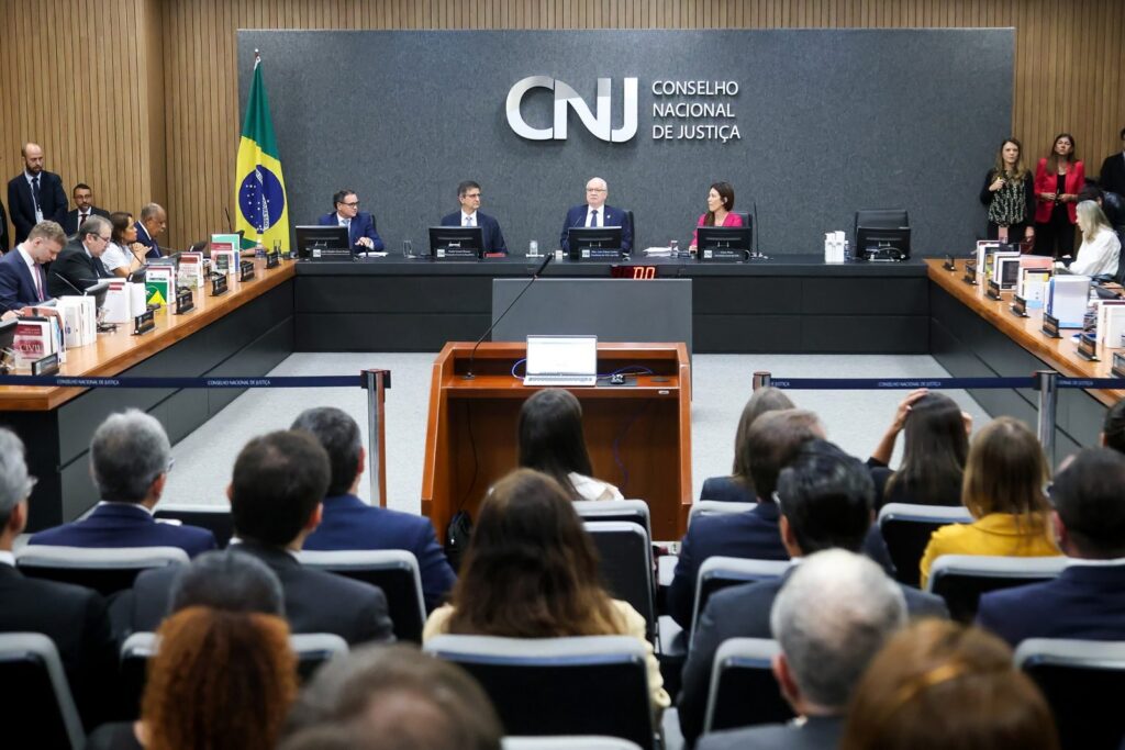Plenário do CNJ durante a sessão que aprovou a recomendação contra a violência processual de gênero